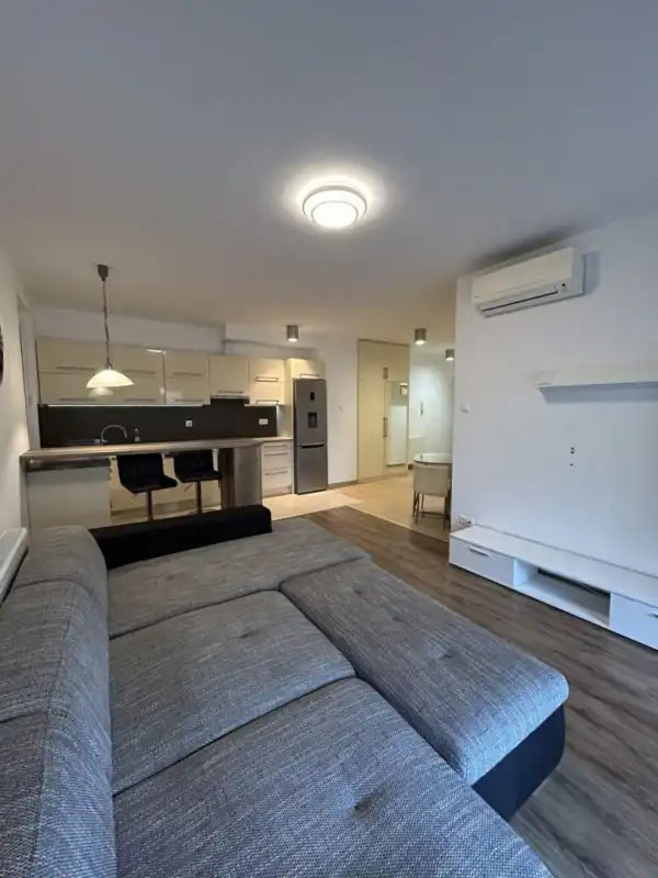 Kiadó újszerű lakás, Győr 3 szoba 66 m² 230 E Ft/hó