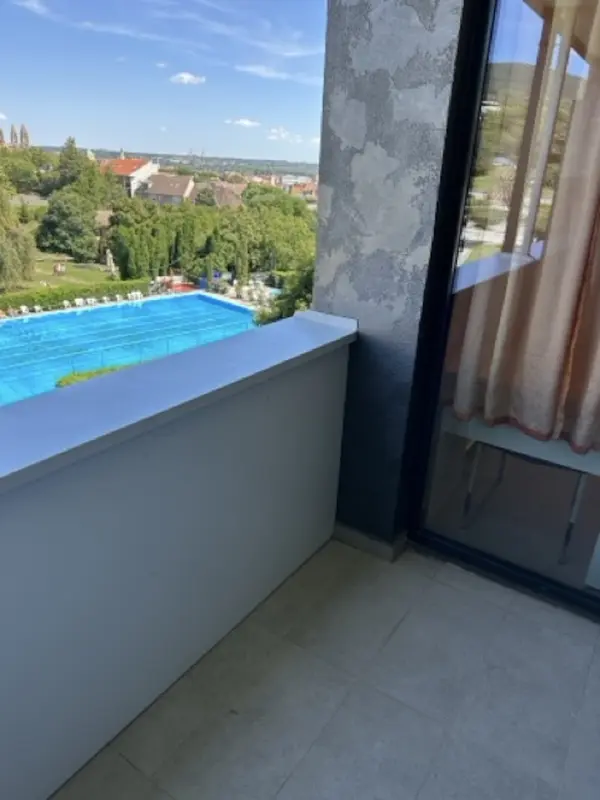 Kiadó újszerű lakás, Pécs 2 szoba 42 m² 250 E Ft/hó