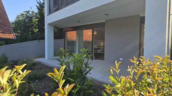 Kiadó újszerű lakás, Pécs 1+1 szoba 79 m² 270 E Ft/hó