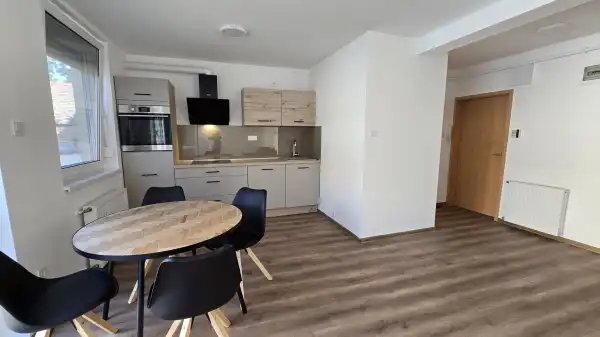 Kiadó újszerű lakás, Pécs 2+1 szoba 50 m² 158 E Ft/hó