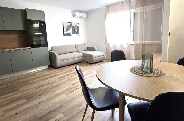 Kiadó újszerű lakás, Pécs 1+2 szoba 60 m² 270 E Ft/hó