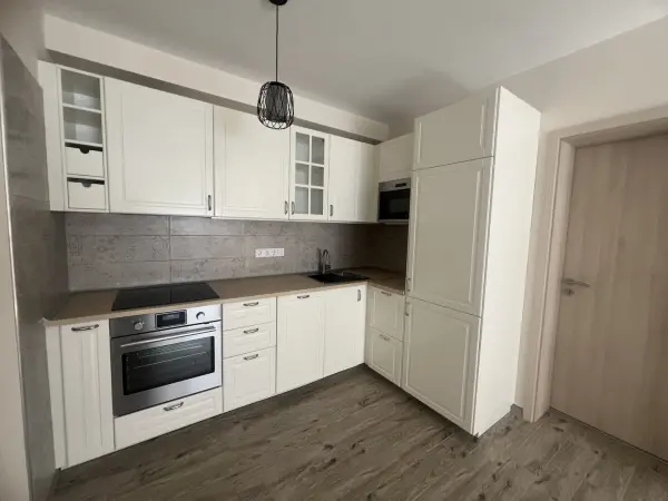 Kiadó újszerű lakás, Tatabánya 3 szoba 56 m² 250 E Ft/hó