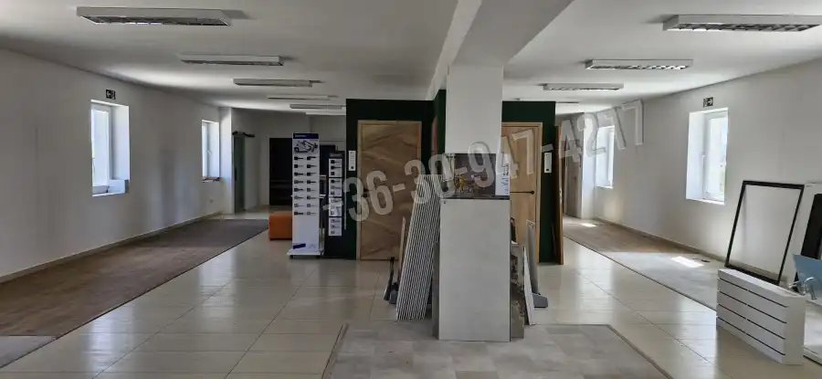 kiadó újszerű üzlethelyiség üzletházban, Tatabánya