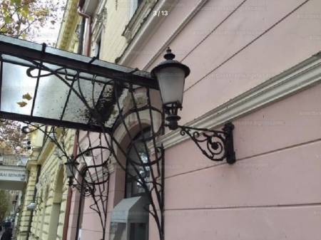 kiadó üzlethelyiség utcai bejáratos, Békéscsaba