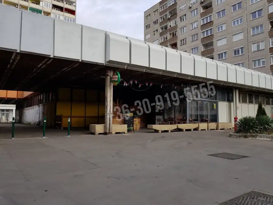 kiadó üzlethelyiség utcai bejáratos, Budapest, III. kerület