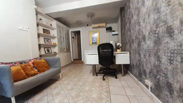Kiadó üzlethelyiség utcai bejáratos, Budapest, IX. kerület 30 m² 140 E Ft/hó