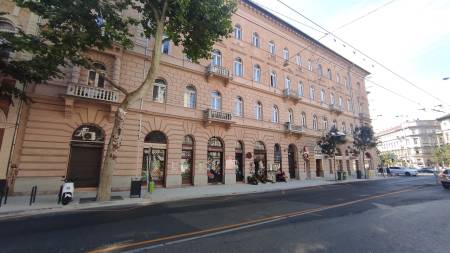 kiadó üzlethelyiség utcai bejáratos, Budapest, VI. kerület kiadó üzlethelyiség utcai bejáratos, Budapest, VI. kerület