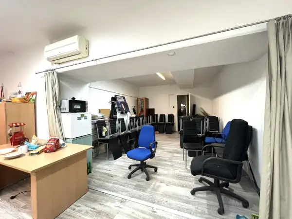 Kiadó üzlethelyiség utcai bejáratos, Budapest, VIII. kerület 78 m² 474 E Ft/hó