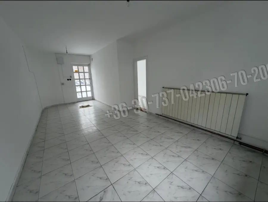 kiadó üzlethelyiség utcai bejáratos, Budapest, XXI. kerület