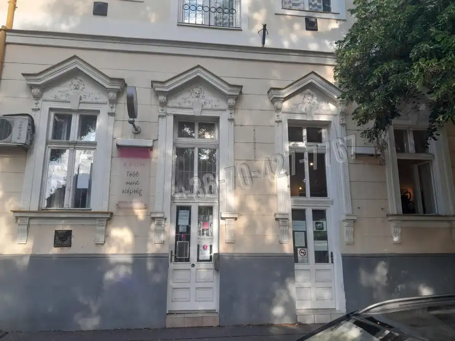 kiadó üzlethelyiség utcai bejáratos, Eger