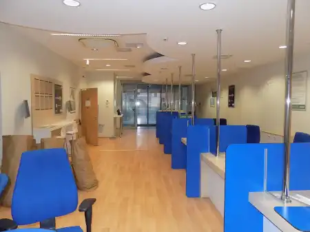 kiadó üzlethelyiség utcai bejáratos, Zalaegerszeg