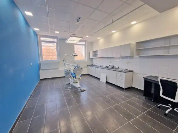 Kiadó üzlethelyiség üzletházban, Budapest, XI. kerület 300 m² 6.00 M Ft/hó