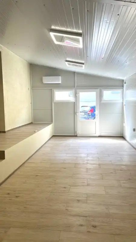 kiadó üzlethelyiség üzletházban, Dabas