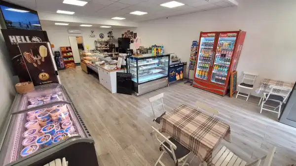 Kiadó üzleti ingatlan, Albertirsa 2 m² 300 E Ft/hó