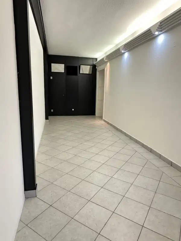 Kiadó üzleti ingatlan, Budapest, XXI. kerület 1 szoba 30 m² 200 E Ft/hó